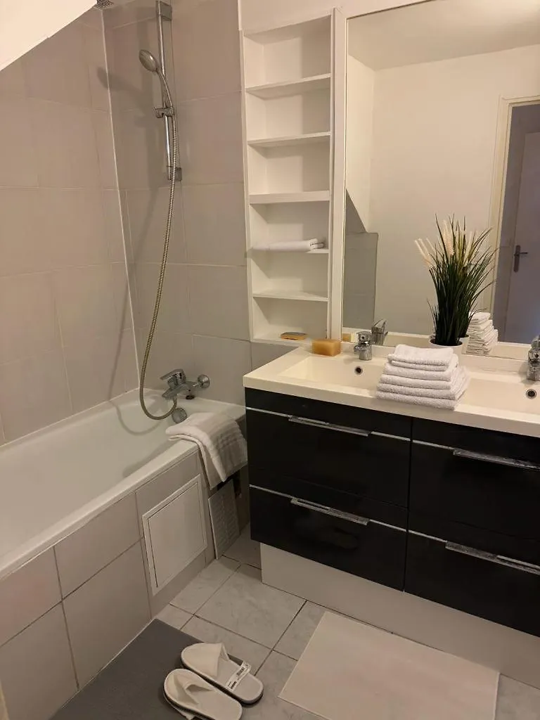 Amy Apartment Paris