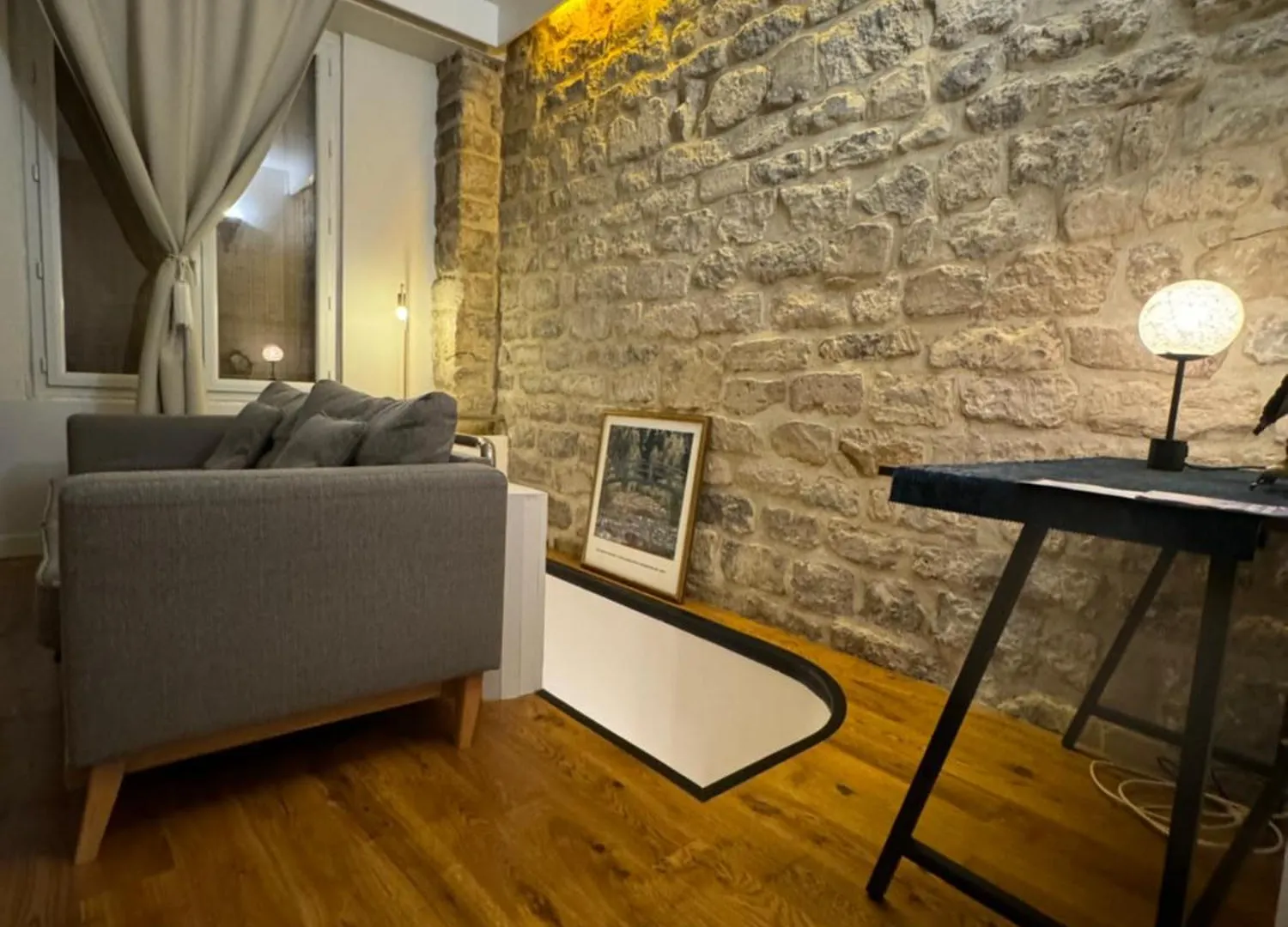 Amy Apartment Paris