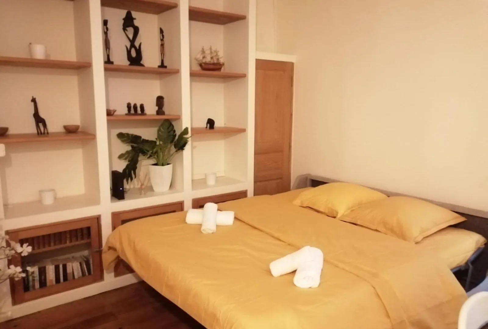 Amy Apartment Paris France